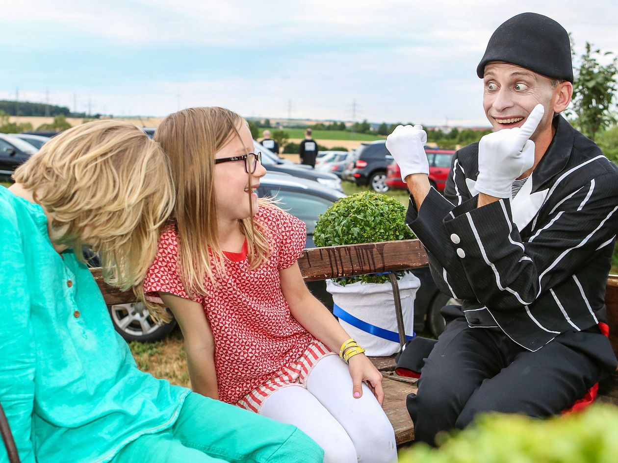 Pantomime auch für Kinder Künstler und Kunst-Performances
